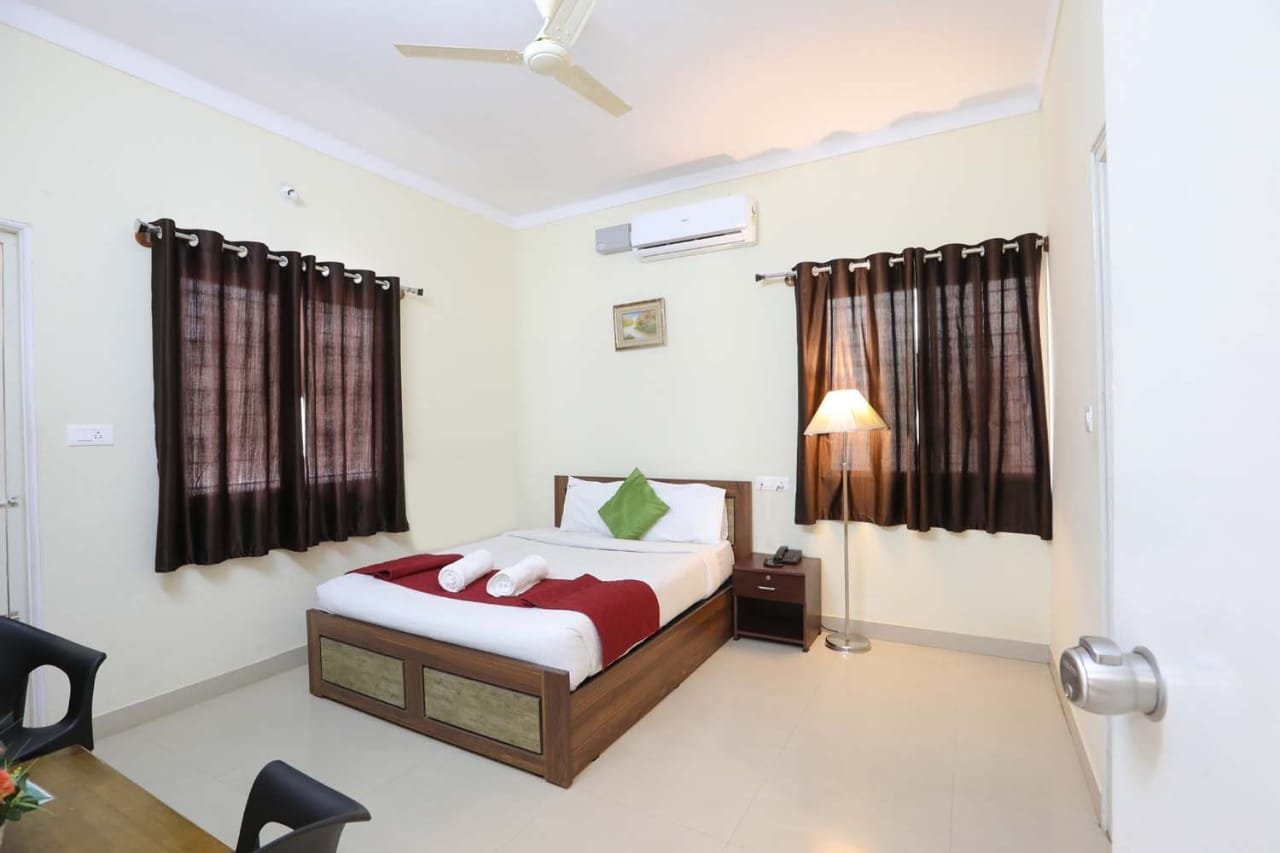 Premium Hotel White Bedsheet Set - Style 1