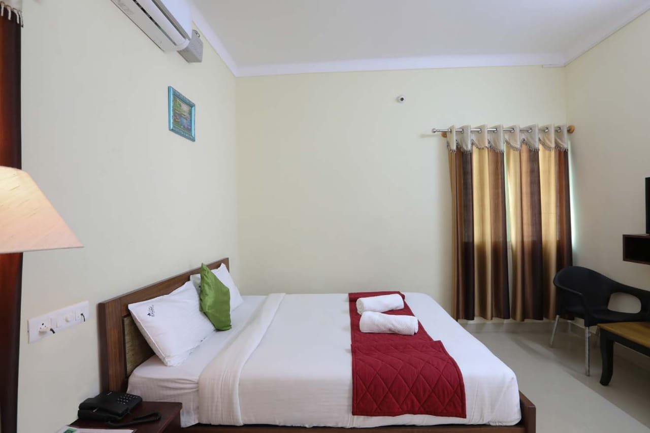 Premium Hotel White Bedsheet Set - Style 3